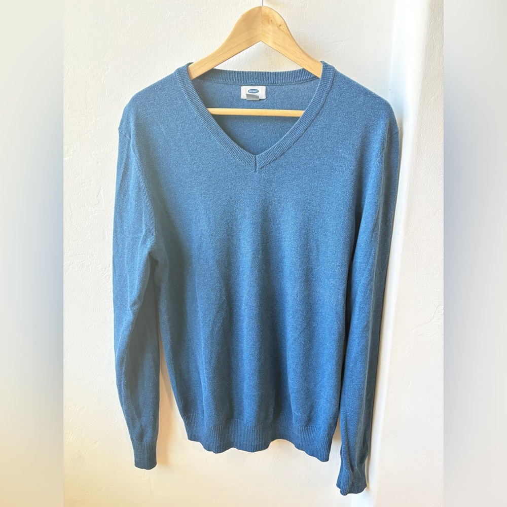 Old Navy Men's Blue V-Neck Sweater